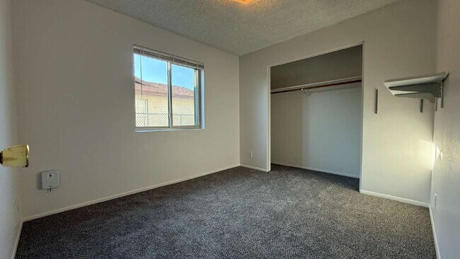 Building Photo - Beautiful Updated Kitchen ,  Large Backyard with Large Covered Patio