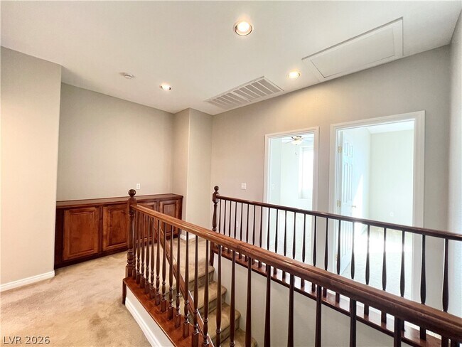 Building Photo - 6164 Bridgeport Hills Ave