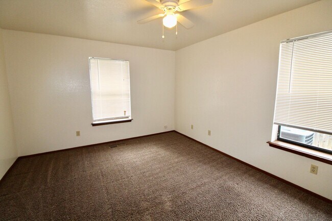 Building Photo - 908-910 Aspen