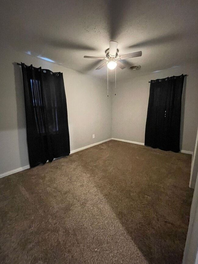 Building Photo - 3 Bed 1 Bath House for rent in Bowling Gre...