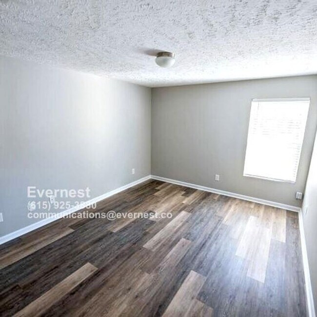 Building Photo - Spacious 4-Bedroom Home with Modern Amenit...