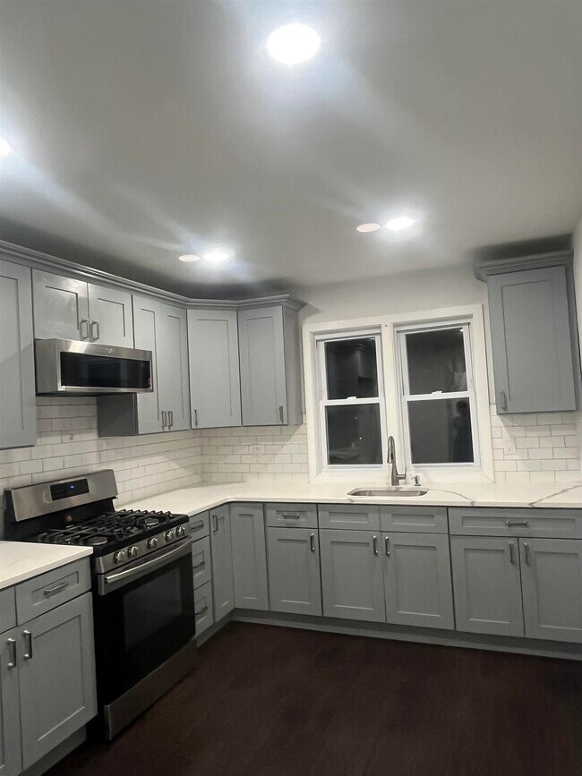 Building Photo - 4207 Grand Ave