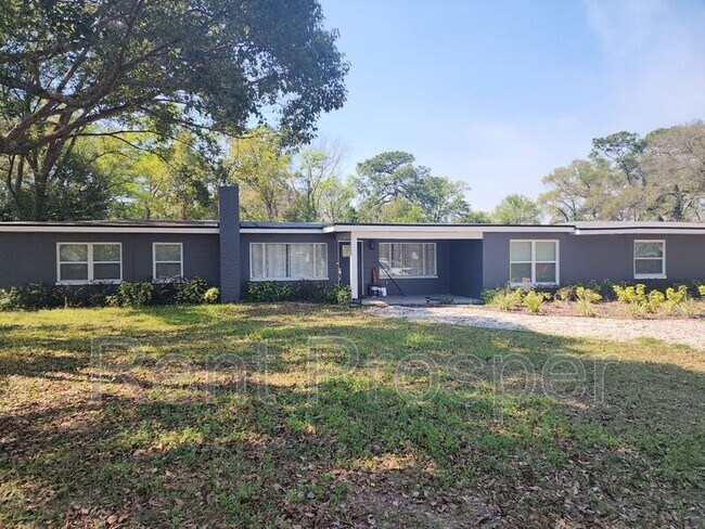 Primary Photo - 1130 W Lake Brantley Rd