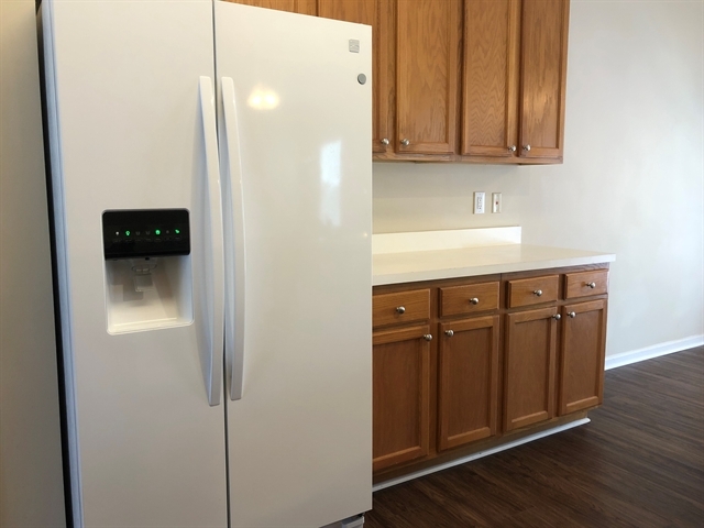 Building Photo - 612 Hanska Way