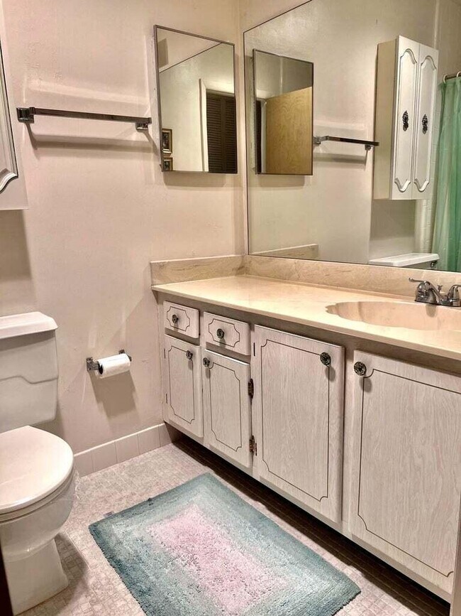 Building Photo - 135 Amherst Ln