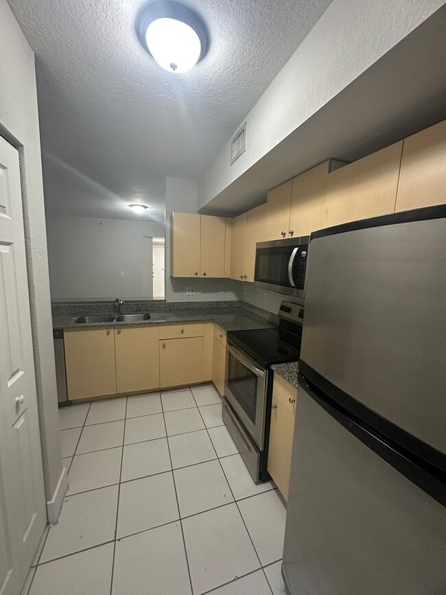 Building Photo - 2 Bedroom Condo in Aventine - Miramar