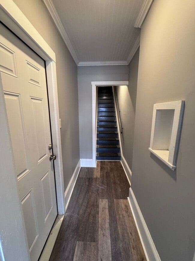 Building Photo - 202 N 5th St