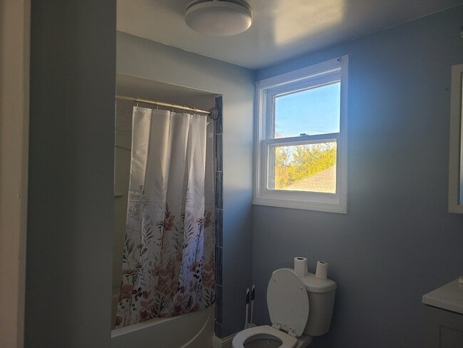 Building Photo - 7 Garden St