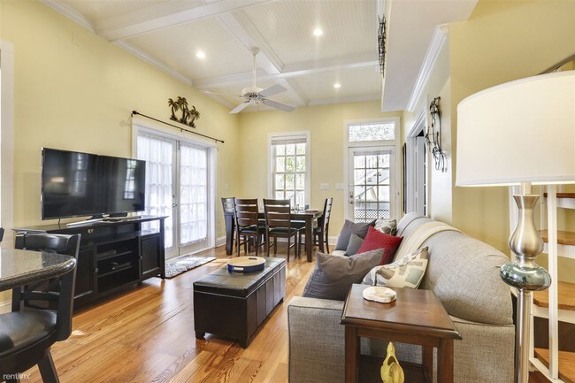 Building Photo - 2 br, 1.5 bath  - Lazy Gecko