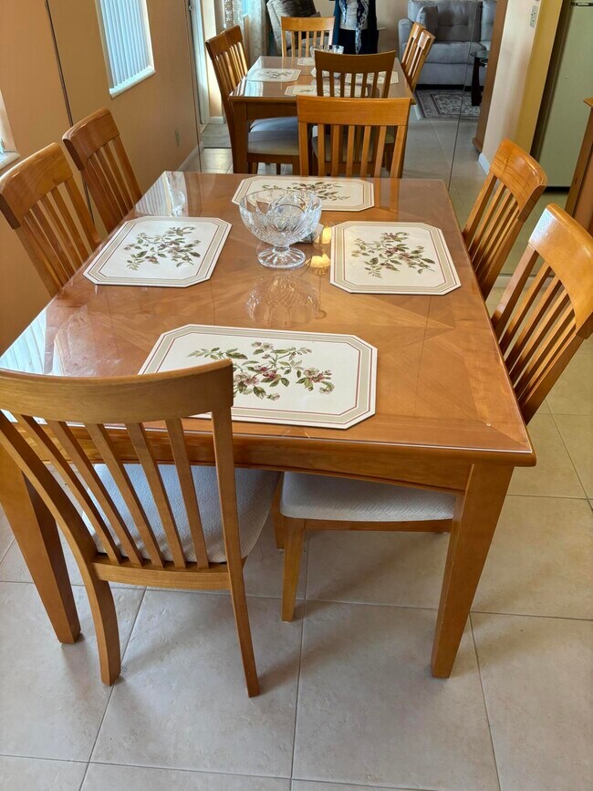 Building Photo - 115 Camden E