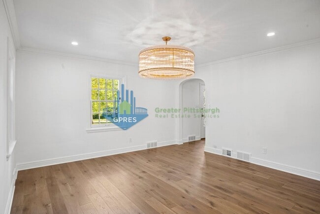 Building Photo - Elegant Fox Chapel 4-Bedroom, 3.5-Bath Home