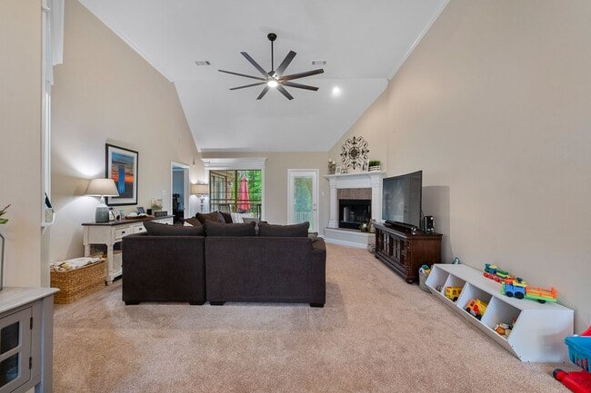 Building Photo - Wonderful Sherwood Home