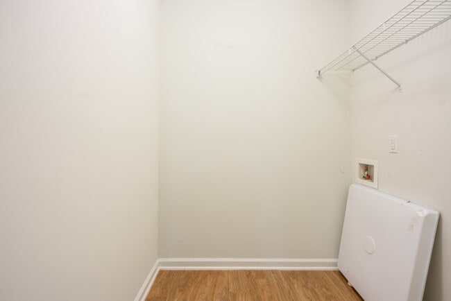 Building Photo - 135 Davila St