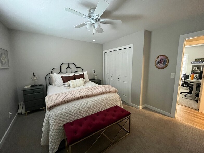 Building Photo - 1532 Merlin Way