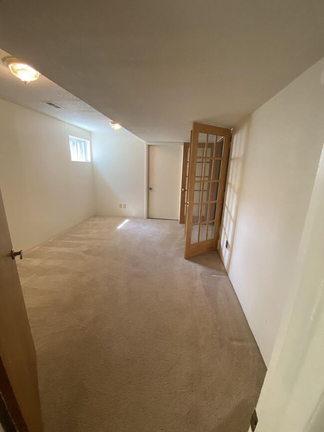 Building Photo - 428 E 1150 N