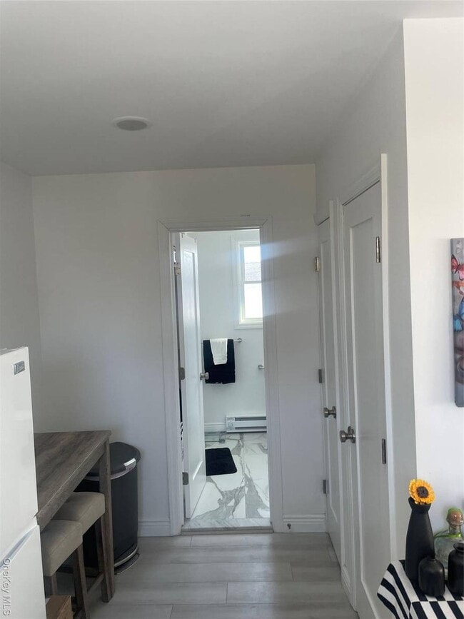 Building Photo - 7 Anawanda Rd