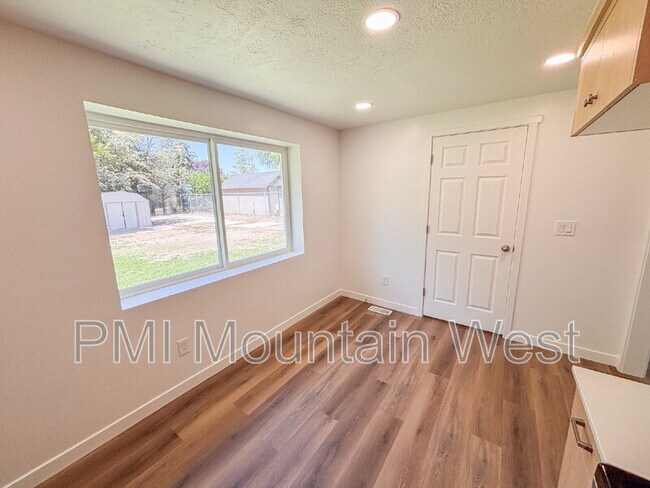 Building Photo - 1356 S 1000 W