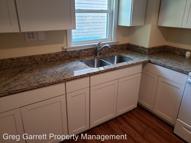Building Photo - 2 br, 1 bath House - 303 Settlers Landing