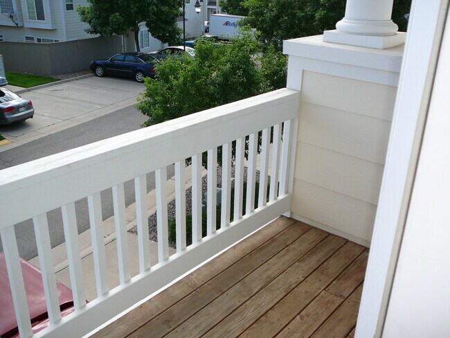 Building Photo - Stunning Highlands Ranch Townhome