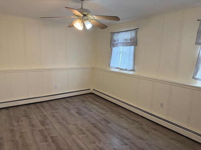 Building Photo - 536 Skylark Dr
