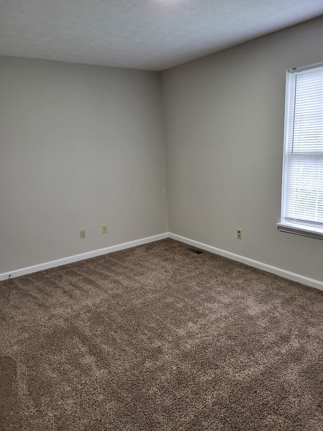 Building Photo - 106 Kayla Dr