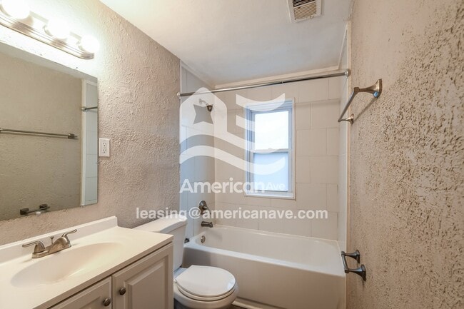 Building Photo - 405 Jean Ave