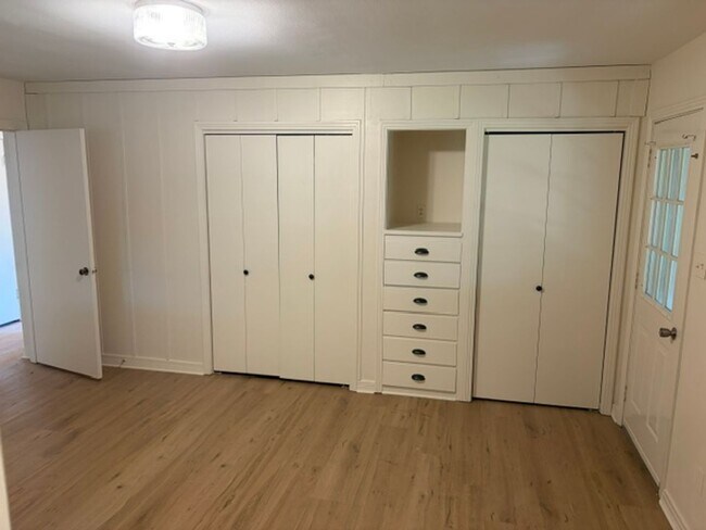 Building Photo - Gorgeous 3 Bedroom Remodeled Home