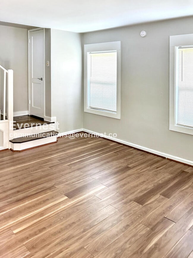 Building Photo - 1761 Valley Ave