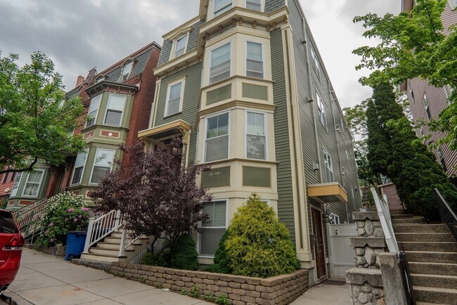 Building Photo - 59 Putnam St