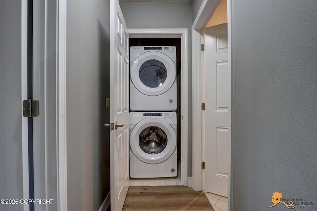 Building Photo - 101 W 13th Ave