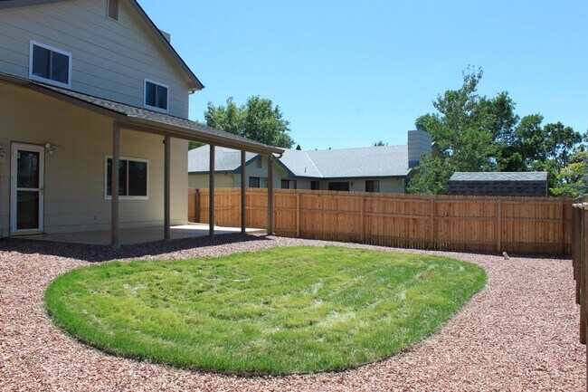 Building Photo - 2130 Crystal River Dr