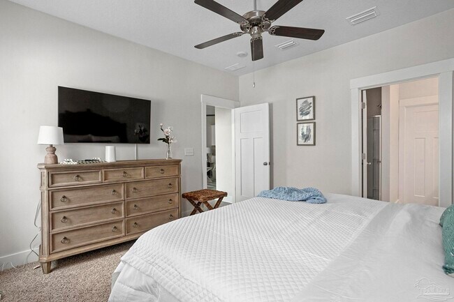 Building Photo - 14342 Gardenglen Dr