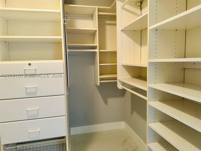 Building Photo - 3640 Yacht Club Dr