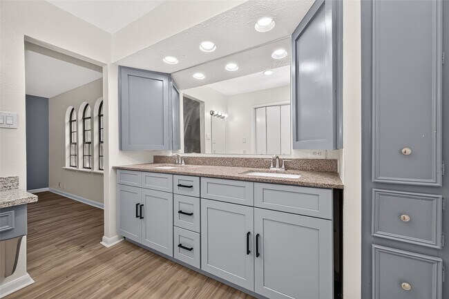 Building Photo - 14030 Cashel Forest Dr