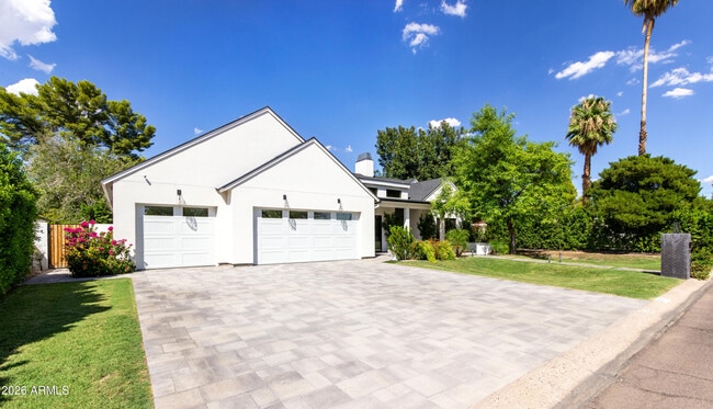 Building Photo - 2912 E Pierson St