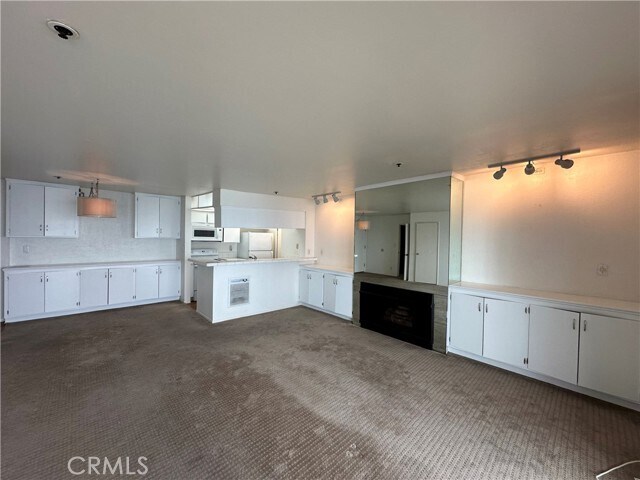 Building Photo - 555 Esplanade