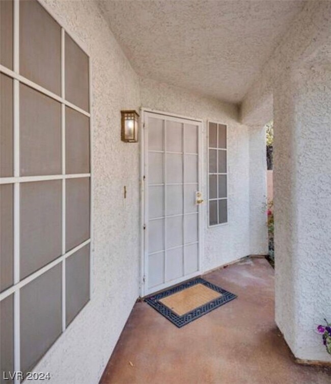 Building Photo - 8164 Sedona Sunset Dr