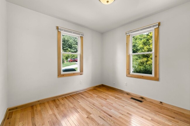 Building Photo - Unique 2-Bedroom, 1-Bathroom with Loft Spa...