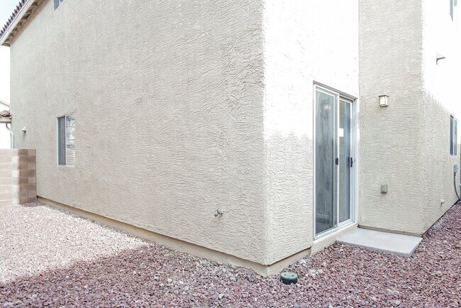 Building Photo - 3323 Fico Ave