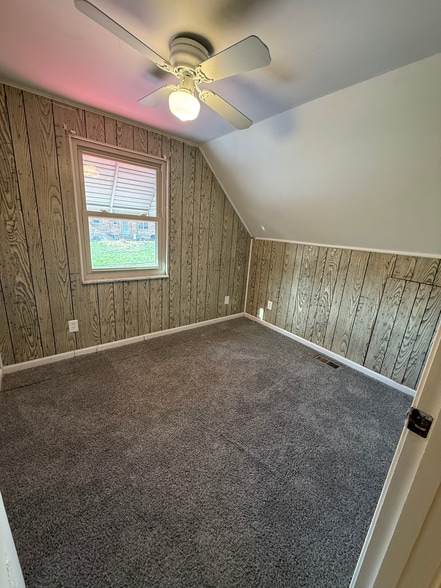 UPSTAIRS BEDROOM 2 - 581 Bessinger Dr