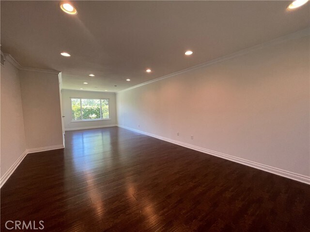 Building Photo - 5815 Calmfield Ave