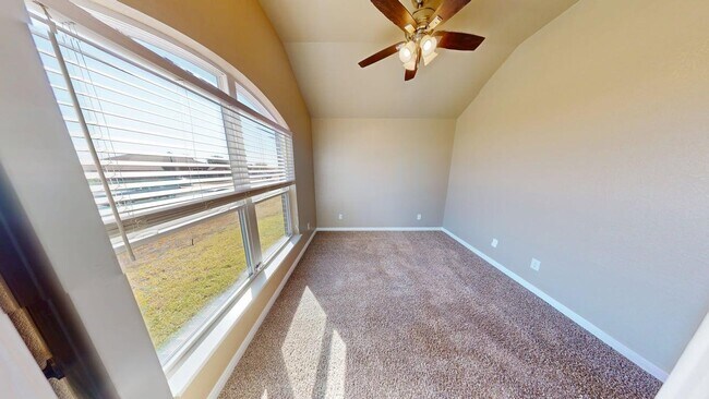 Building Photo - 307 Dober St