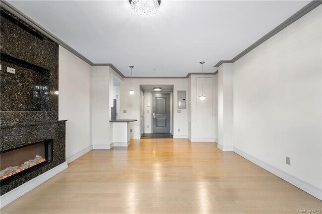 Building Photo - 26 East Pkwy