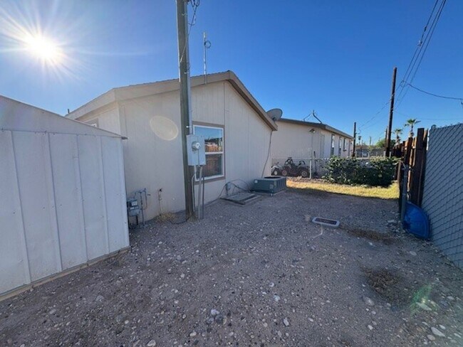 Building Photo - 3 BR house with fenced yard, Nu Paint, Carpet