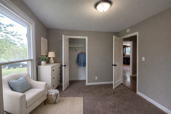 Building Photo - $1500 3 Bedroom 2 Bath Modern Brick Home!