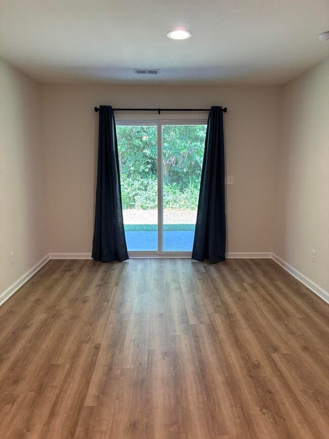 Building Photo - 2185 Stillpointe Dr