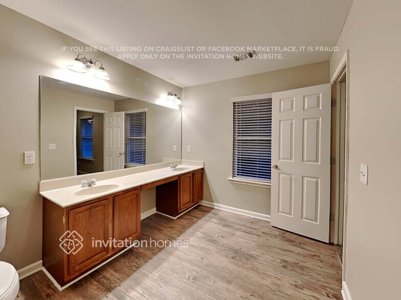 Building Photo - 1093 Sparkling Cove Dr