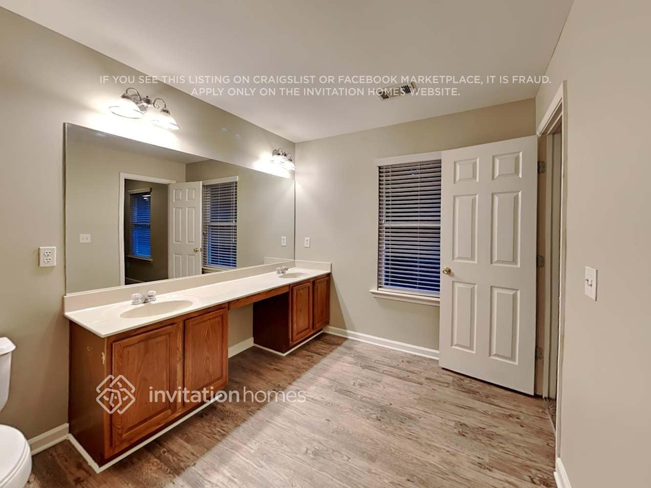 Building Photo - 1093 Sparkling Cove Dr