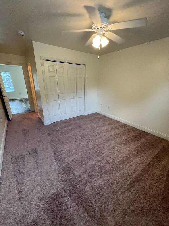 Building Photo - 1911-A/B Tabor Village Dr.