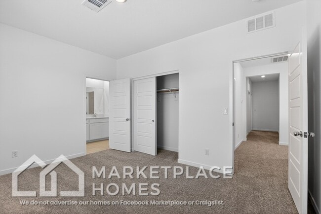 Building Photo - 2650 Marlette Ave